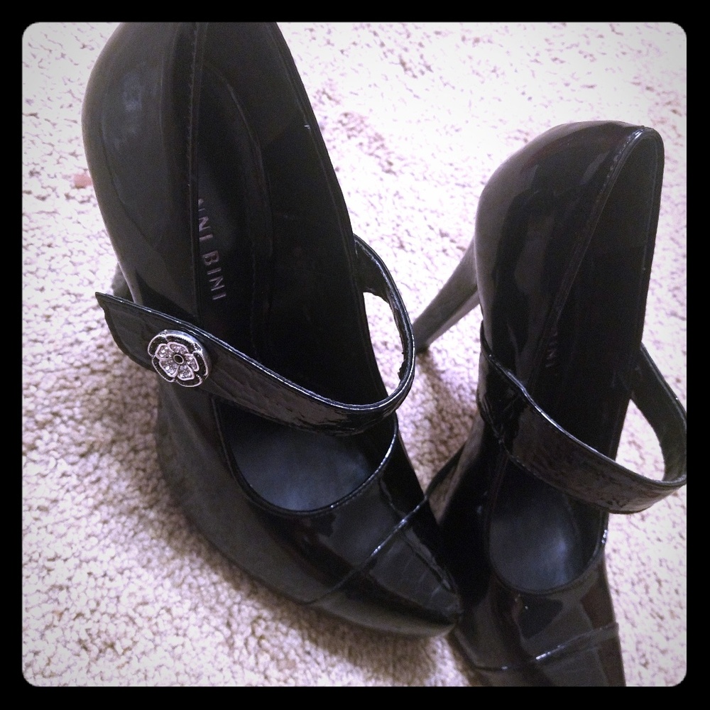 Gianni Bini size 7 shoes.